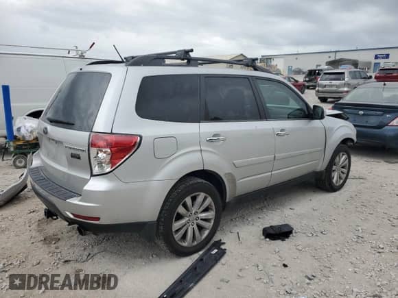 2011 Subaru Forester X Limited z VIN JF2SHBEC8BH748758, wystawiony jako Copart lot #85281055 z przebiegiem 134 632 mil mil oraz Szkoda całkowita • Salvage title. Historia ofert i sprzedaży dostępna na DreamBid. Obrazek 3.