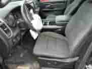 2021 Ram 1500 Big Horn z VIN 1C6SRFBT0MN822998, wystawiony jako Copart lot #69282425 z przebiegiem 76 814 mil mil oraz Szkoda całkowita • Salvage title. Historia ofert i sprzedaży dostępna na DreamBid. Obrazek 7.