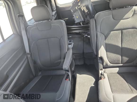 2024 Jeep Grand Cherokee Altitude z VIN 1C4RJKAG9R8550114, wystawiony jako Copart lot #81765445 z przebiegiem 15 751 mil mil oraz Szkoda całkowita • Salvage title. Historia ofert i sprzedaży dostępna na DreamBid. Obrazek 10.