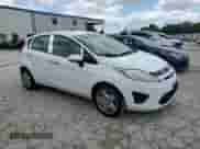 2013 Ford Fiesta S z VIN 3FADP4TJ0DM215363, wystawiony jako Copart lot #58667305 z przebiegiem 109 298 mil mil oraz Czysty tytuł • Clean title. Historia ofert i sprzedaży dostępna na DreamBid. Obrazek 4.