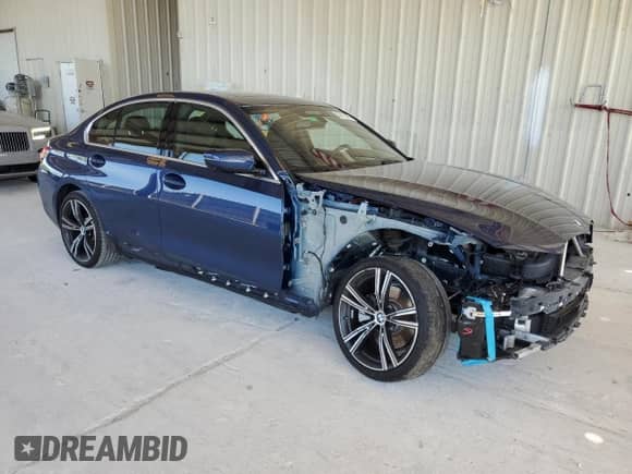 2021 BMW 3 Series 330e xDrive z VIN 3MW5P9J04M8B87501, wystawiony jako Copart lot #56735445 z przebiegiem 25 818 mil mil oraz Szkoda całkowita • Salvage title. Historia ofert i sprzedaży dostępna na DreamBid. Obrazek 4.