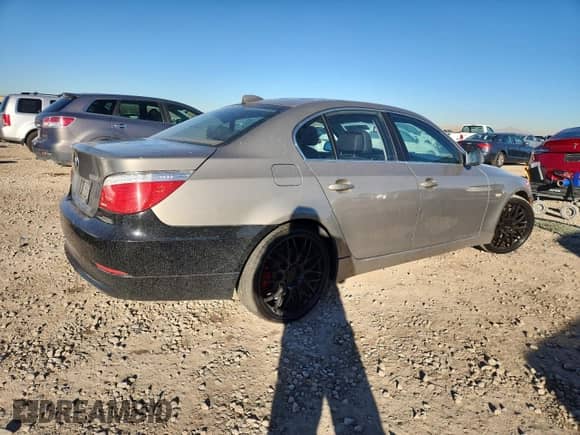 2009 BMW 5 Series 528i z VIN WBANU53549C123453, wystawiony jako Copart lot #90476065 z przebiegiem 150 400 mil mil oraz Czysty tytuł • Clean title. Historia ofert i sprzedaży dostępna na DreamBid. Obrazek 3.