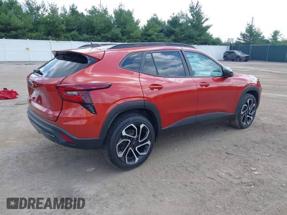 2024 Chevrolet Trax 2RS с VIN KL77LJE2XRC033439, выставлен на аукционе IAAI как лот 42884585 с пробегом 22 456 миль миль и . История ставок и продаж доступна на DreamBid. Изображение 4.