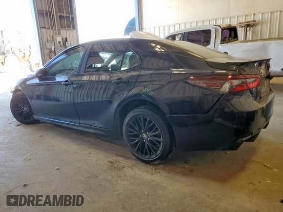2021 Toyota Camry SE Nightshade z VIN 4T1G11AK2MU496415, wystawiony jako Copart lot #71031075 z przebiegiem 48 472 mil mil oraz Szkoda całkowita • Salvage title. Historia ofert i sprzedaży dostępna na DreamBid. Obrazek 2.