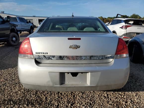 2010 Chevrolet Impala LS с VIN 2G1WA5EN6A1220346, выставлен на аукционе Copart как лот 85087835 с пробегом 88 868 миль миль и Списание • Salvage title. История ставок и продаж доступна на DreamBid. Изображение 6.