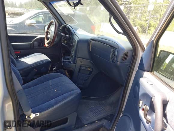1997 Chevrolet Astro с VIN 1GNDM19W8VB150119, выставлен на аукционе IAAI как лот 42855402 с пробегом 220 723 миль миль и . История ставок и продаж доступна на DreamBid. Изображение 5.