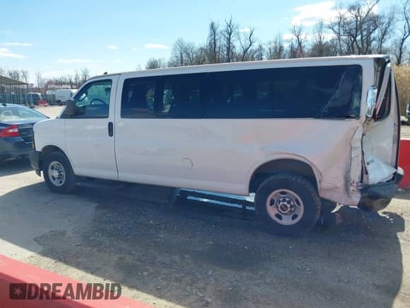 2017 Chevrolet Express Passenger LS с VIN 1GAZGNFF2H1106122, выставлен на аукционе IAAI как лот 41813900 с пробегом 128 958 миль миль и . История ставок и продаж доступна на DreamBid. Изображение 14.