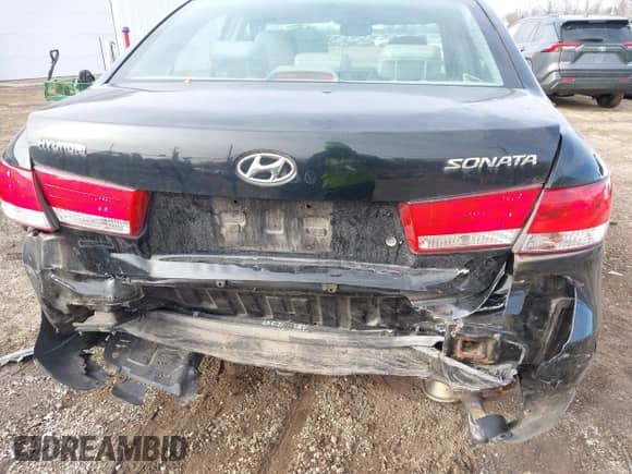 2008 Hyundai Sonata SE with VIN 5NPEU46C48H400421, listed as a IAAI auction lot 41525648 with 69,418 mi miles and . Bid and sale history available at DreamBid. Image 6.