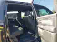 2019 Ram 1500 Big Horn z VIN 1C6RRFFG7KN733261, wystawiony jako IAAI lot #43080078 z przebiegiem 66 507 mil mil oraz . Historia ofert i sprzedaży dostępna na DreamBid. Obrazek 8.