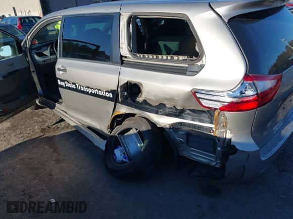 2015 Toyota Sienna L with VIN 5TDZK3DC6FS543494, listed as a IAAI auction lot 40984941 with 146,352 mi miles and . Bid and sale history available at DreamBid. Image 6.