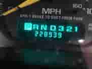 1999 Chevrolet Silverado 1500 LS z VIN 1GCEK14T4XZ200041, wystawiony jako IAAI lot #41475530 z przebiegiem 228 939 mil mil oraz . Historia ofert i sprzedaży dostępna na DreamBid. Obrazek 13.