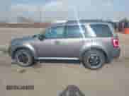 2011 Ford Escape XLT с VIN 1FMCU9D78BKC39019, выставлен на аукционе IAAI как лот 41903813 с пробегом 226 401 миль миль и . История ставок и продаж доступна на DreamBid. Изображение 14.