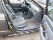 2001 Toyota Camry LE z VIN 4T1BF28K41U968102, wystawiony jako IAAI lot #43192756 z przebiegiem 268 829 mil mil oraz . Historia ofert i sprzedaży dostępna na DreamBid. Obrazek 5.