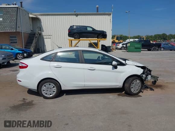 2019 Ford Fiesta S z VIN 3FADP4AJ7KM110741, wystawiony jako IAAI lot #43242052 z przebiegiem 79 046 mil mil oraz . Historia ofert i sprzedaży dostępna na DreamBid. Obrazek 14.