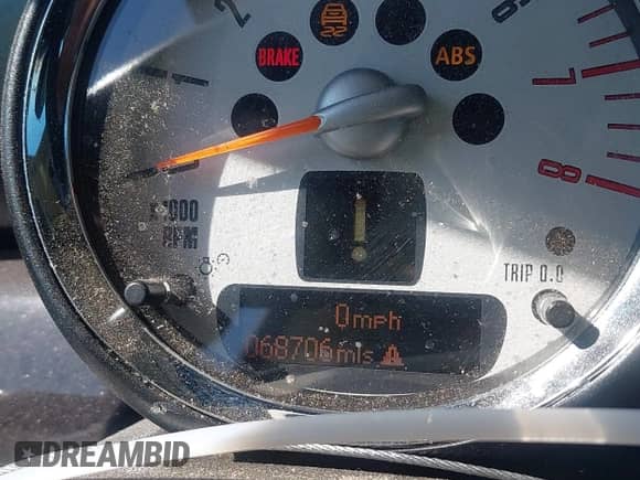 2012 MINI Hardtop S with VIN WMWSV3C55CTY29181, listed as a IAAI auction lot 42621045 with 68,706 mi miles and . Bid and sale history available at DreamBid. Image 7.