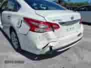 2016 Nissan Altima S z VIN 1N4AL3AP2GC258737, wystawiony jako IAAI lot #43444206 z przebiegiem 186 071 mil mil oraz . Historia ofert i sprzedaży dostępna na DreamBid. Obrazek 6.