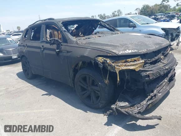 2024 Volkswagen Tiguan SE R-Line Black с VIN 3VVCB7AX3RM194238, выставлен на аукционе IAAI как лот 42507191 с пробегом Не указан миль и . История ставок и продаж доступна на DreamBid. Изображение 1.