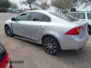 2017 Volvo S60 Inscription с VIN LYV402TK4HB134230, выставлен на аукционе IAAI как лот 43418033 с пробегом 92 192 миль миль и . История ставок и продаж доступна на DreamBid. Изображение 3.