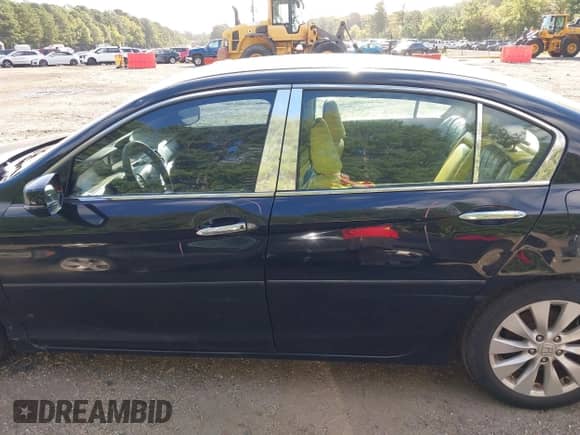 2014 Honda Accord EX z VIN 1HGCR2F72EA020496, wystawiony jako IAAI lot #43328414 z przebiegiem 215 227 mil mil oraz . Historia ofert i sprzedaży dostępna na DreamBid. Obrazek 14.