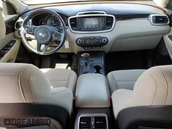 2018 Kia Sorento LX with VIN 5XYPG4A50JG356830, listed as a Copart auction lot 70899475 with 184,883 mi miles and Salvage title. Bid and sale history available at DreamBid. Image 8.