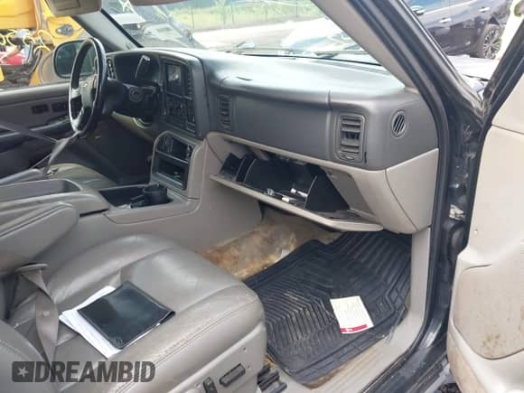 2005 Chevrolet Suburban Z71 с VIN 3GNFK16Z25G292017, выставлен на аукционе IAAI как лот 42610183 с пробегом Не указан миль и . История ставок и продаж доступна на DreamBid. Изображение 5.