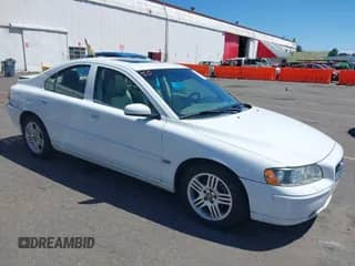 2005 Volvo S60 с VIN YV1RS592452432485, выставлен на аукционе IAAI как лот 42663011 с пробегом 177 739 миль миль и . История ставок и продаж доступна на DreamBid. Изображение 1.