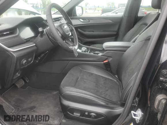 2025 Jeep Grand Cherokee Altitude with VIN 1C4RJHAG8SC315600, listed as a Copart auction lot 66173225 with 3,498 mi miles and Salvage title. Bid and sale history available at DreamBid. Image 7.