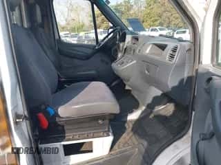 2005 Dodge Sprinter with VIN WD0PD744855837203, listed as a IAAI auction lot 41418260 with 231,800 mi miles and . Bid and sale history available at DreamBid. Image 5.