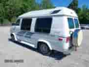 1993 Chevrolet Chevy Van z VIN 1GBEG25K5PF330218, wystawiony jako IAAI lot #42321737 z przebiegiem 203 157 mil mil oraz . Historia ofert i sprzedaży dostępna na DreamBid. Obrazek 3.