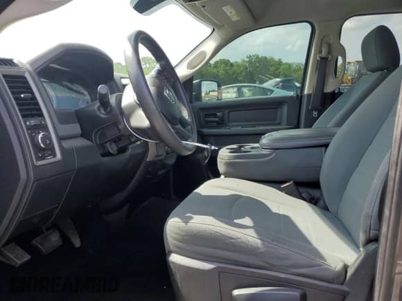 2018 Ram 1500 Express z VIN 3C6RR6KT9JG250820, wystawiony jako Copart lot #56872315 z przebiegiem 117 949 mil mil oraz Szkoda całkowita • Salvage title. Historia ofert i sprzedaży dostępna na DreamBid. Obrazek 7.