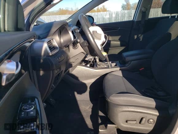 2019 Kia Sorento LX with VIN 5XYPGDA52KG584037, listed as a Copart auction lot 81270894 with 56,027 mi miles and Salvage title. Bid and sale history available at DreamBid. Image 7.