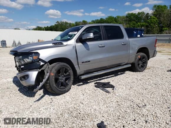2020 Ram 1500 Lone Star z VIN 1C6RREFT2LN220430, wystawiony jako Copart lot #47590653 z przebiegiem 50 058 mil mil oraz Szkoda całkowita • Salvage title. Historia ofert i sprzedaży dostępna na DreamBid. Obrazek 1.