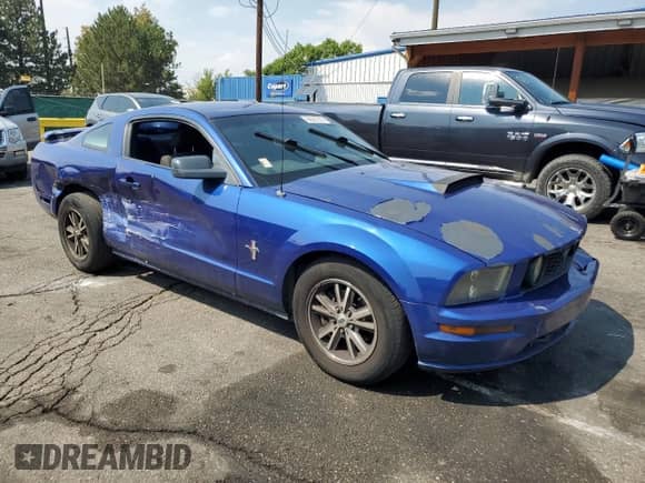 2005 Ford Mustang Deluxe с VIN 1ZVFT80NX55166240, выставлен на аукционе Copart как лот 69587225 с пробегом 149 976 миль миль и Списание • Salvage title. История ставок и продаж доступна на DreamBid. Изображение 4.