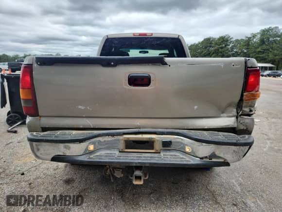 1999 Chevrolet Silverado 1500 LS with VIN 2GCEK19T1X1290279, listed as a Copart auction lot 81152175 with 298,379 mi miles and Salvage title. Bid and sale history available at DreamBid. Image 6.