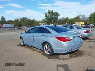 2013 Hyundai Sonata SE с VIN 5NPEC4AC1DH584382, выставлен на аукционе IAAI как лот 43380609 с пробегом 144 552 миль миль и . История ставок и продаж доступна на DreamBid. Изображение 3.