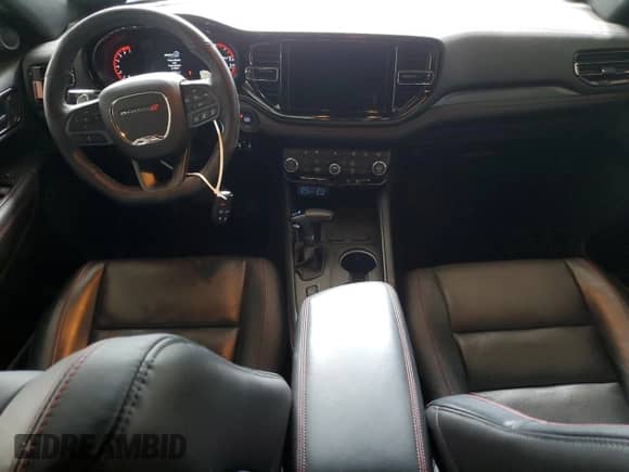 2023 Dodge Durango R/T Plus z VIN 1C4SDJCT6PC639596, wystawiony jako Copart lot #55476095 z przebiegiem 16 612 mil mil oraz Szkoda całkowita • Salvage title. Historia ofert i sprzedaży dostępna na DreamBid. Obrazek 8.