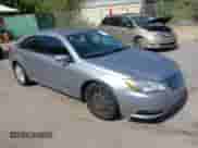 2014 Chrysler 200 LX с VIN 1C3CCBAB1EN123711, выставлен на аукционе IAAI как лот 43374858 с пробегом 272 120 миль миль и . История ставок и продаж доступна на DreamBid. Изображение 1.