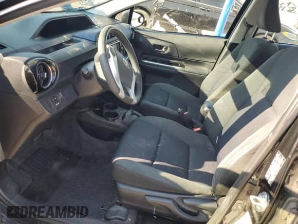 2016 Toyota Prius One z VIN JTDKDTB30G1136607, wystawiony jako Copart lot #81069035 z przebiegiem 173 941 mil mil oraz Szkoda całkowita • Salvage title. Historia ofert i sprzedaży dostępna na DreamBid. Obrazek 7.