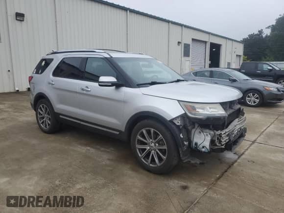 2017 Ford Explorer Limited z VIN 1FM5K7FH2HGA07326, wystawiony jako Copart lot #67993555 z przebiegiem 125 374 mil mil oraz Szkoda całkowita • Salvage title. Historia ofert i sprzedaży dostępna na DreamBid. Obrazek 4.
