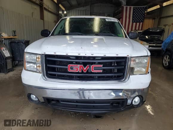 2008 GMC Sierra 1500 SLT z VIN 2GTEK19J181325905, wystawiony jako Copart lot #56391725 z przebiegiem 186 408 mil mil oraz Czysty tytuł • Clean title. Historia ofert i sprzedaży dostępna na DreamBid. Obrazek 5.
