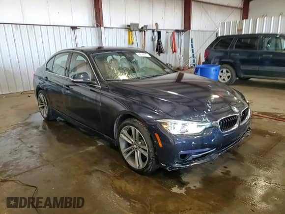 2017 BMW 3 Series 330i xDrive with VIN WBA8D9C39HA011468, listed as a Copart auction lot 86142215 with 40,042 mi miles and Salvage title. Bid and sale history available at DreamBid. Image 13.