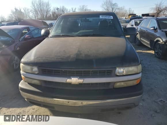 2000 Chevrolet Silverado 1500 with VIN 1GCEC14V0YE395868, listed as a Copart auction lot 46580585 with 208,942 mi miles and Clean title. Bid and sale history available at DreamBid. Image 5.