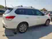 2016 Nissan Pathfinder S z VIN 5N1AR2MN4GC637263, wystawiony jako Copart lot #80962445 z przebiegiem 70 658 mil mil oraz Szkoda całkowita • Salvage title. Historia ofert i sprzedaży dostępna na DreamBid. Obrazek 3.