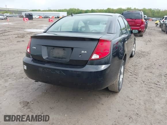 2006 Saturn ION z VIN 1G8AL58BX6Z192167, wystawiony jako IAAI lot #42168206 z przebiegiem 57 832 mil mil oraz . Historia ofert i sprzedaży dostępna na DreamBid. Obrazek 4.