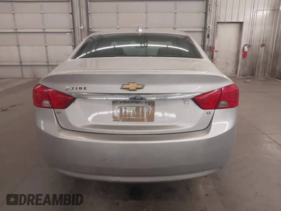 2017 Chevrolet Impala LT z VIN 2G1105S30H9160933, wystawiony jako IAAI lot #43195871 z przebiegiem 132 506 mil mil oraz . Historia ofert i sprzedaży dostępna na DreamBid. Obrazek 17.