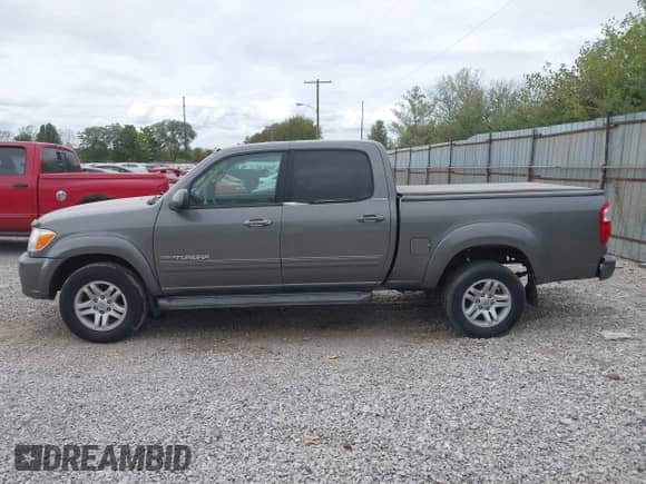 2005 Toyota Tundra Limited с VIN 5TBDT48165S473282, выставлен на аукционе IAAI как лот 43382606 с пробегом 166 678 миль миль и . История ставок и продаж доступна на DreamBid. Изображение 15.