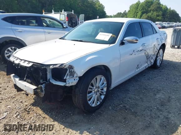 2013 Chrysler 300 C z VIN 2C3CCAKT8DH505338, wystawiony jako IAAI lot #42399191 z przebiegiem 226 118 mil mil oraz . Historia ofert i sprzedaży dostępna na DreamBid. Obrazek 2.