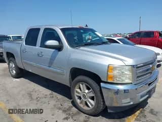 2013 Chevrolet Silverado 1500 LT z VIN 3GCPCSE0XDG118889, wystawiony jako IAAI lot #42956568 z przebiegiem 171 323 mil mil oraz . Historia ofert i sprzedaży dostępna na DreamBid. Obrazek 1.