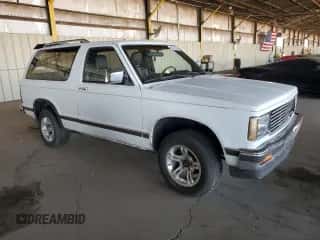 1987 Chevrolet Blazer z VIN 1GNCS18R3H8160944, wystawiony jako Copart lot #69201855 z przebiegiem 52 128 mil mil oraz Czysty tytuł • Clean title. Historia ofert i sprzedaży dostępna na DreamBid. Obrazek 4.