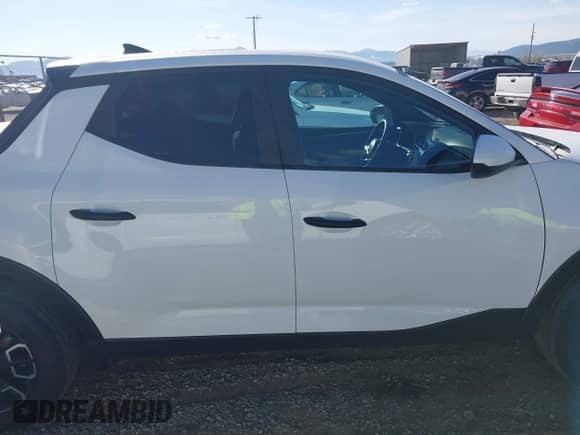 2022 Hyundai Santa Cruz SE с VIN 5NTJADAE6NH024088, выставлен на аукционе IAAI как лот 40380290 с пробегом 8 952 миль миль и . История ставок и продаж доступна на DreamBid. Изображение 13.